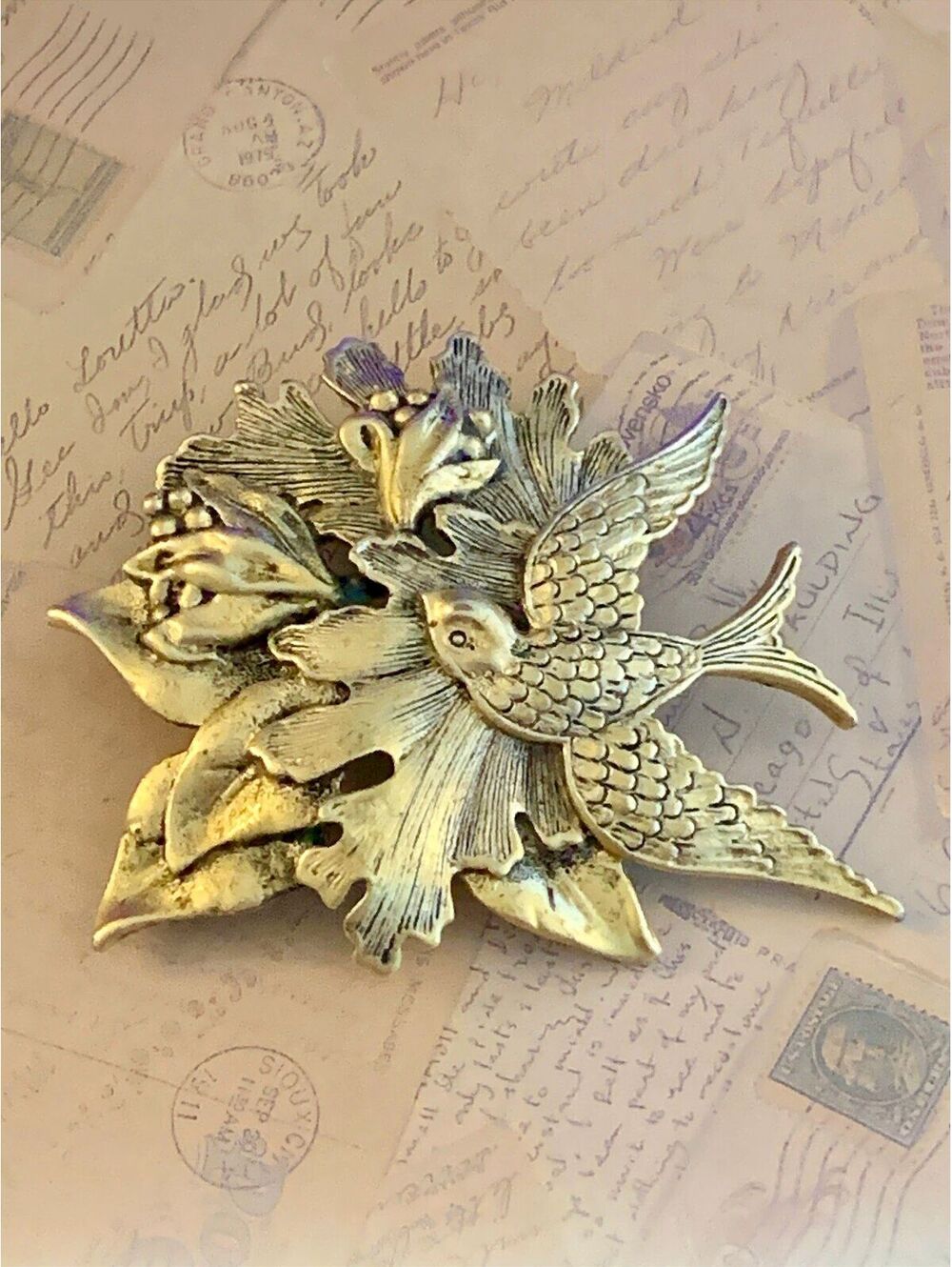 Vintage Charming Gold-Tone Bird and Leaf Pin Brooch with Floral Details